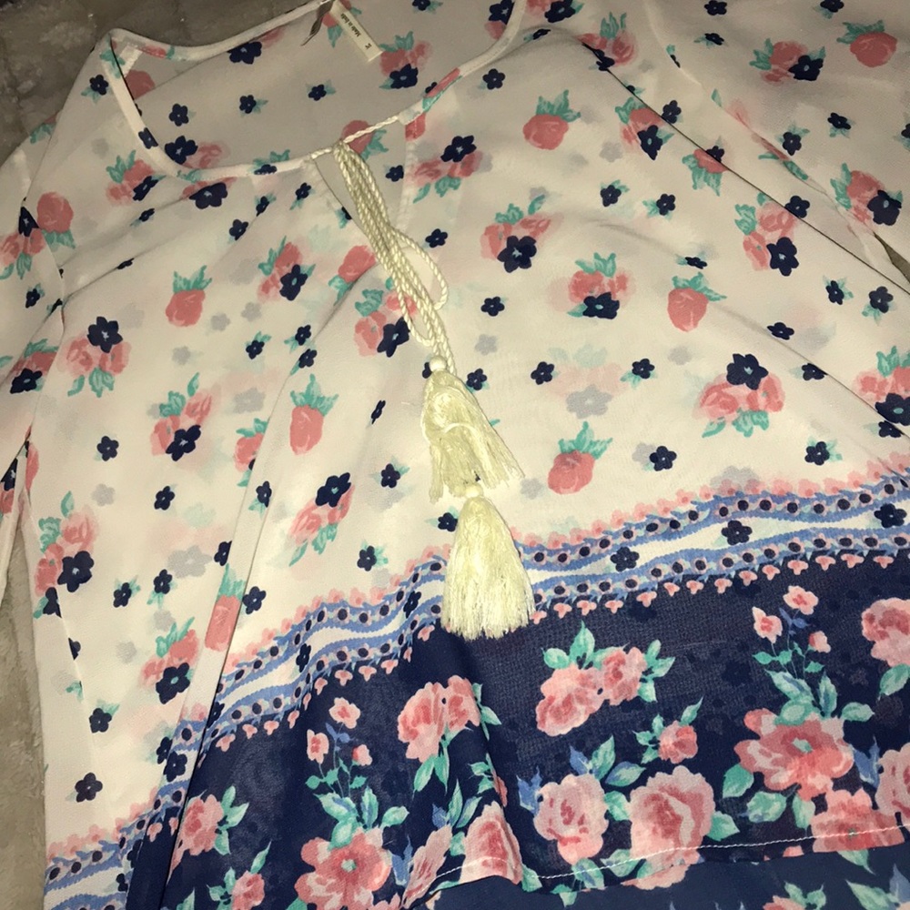 Women’s hi lo hem dress shirt - Picture 2 of 2